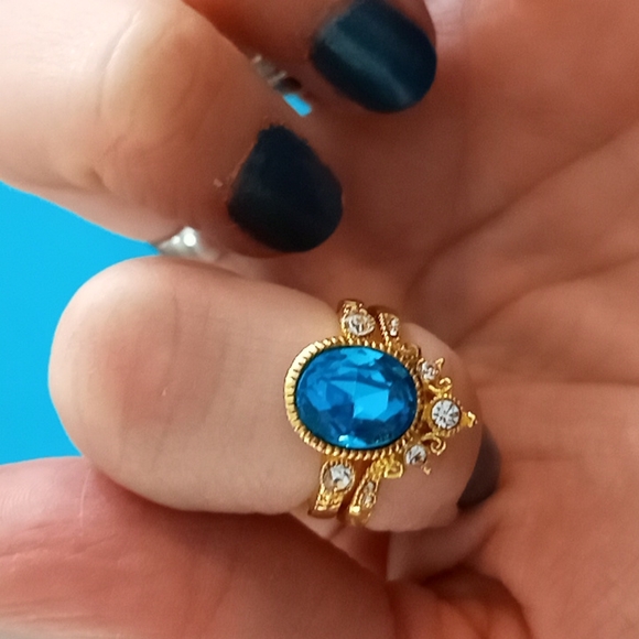 2pcs Gold Tone aqua colored ring - Picture 2 of 7